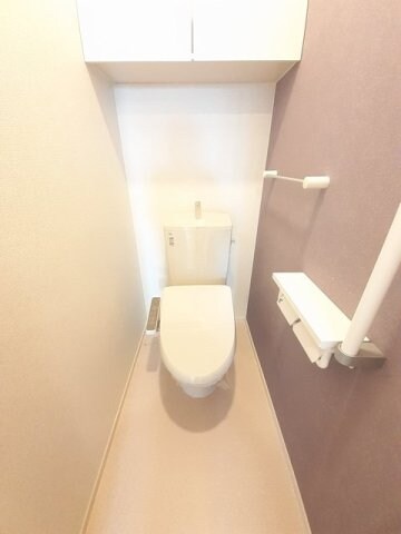 物件内観写真11　(シンプルで使いやすいトイレです)