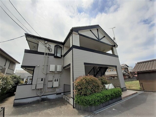 物件外観写真1　(外観もきれいです)