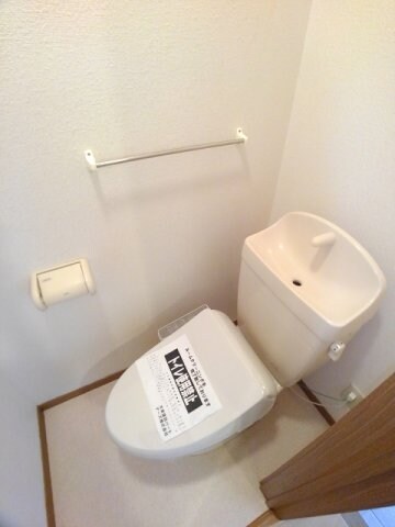 物件内観写真16　(トイレもきれいです)