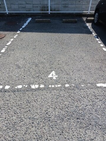 物件外観写真2　(カースペースがあります)