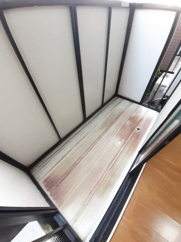 物件内観写真18　(暖かな日差しのふりそそぐバルコニー)