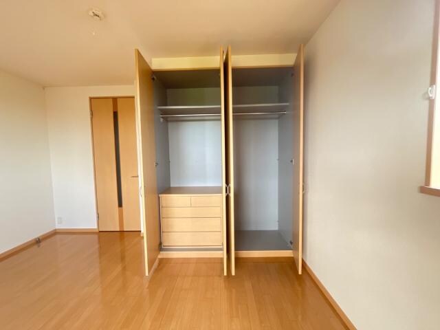 物件内観写真11　(クローゼット)