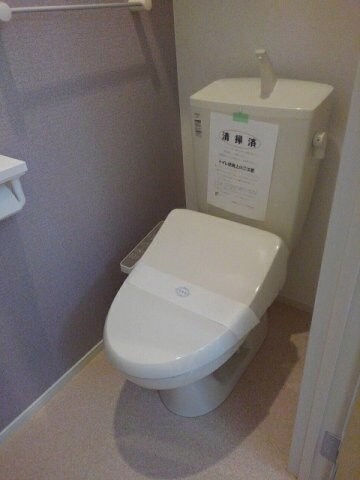 物件内観写真12　(コンパクトで使いやすいトイレです)