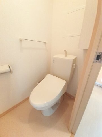 物件内観写真11　(トイレもきれいです)