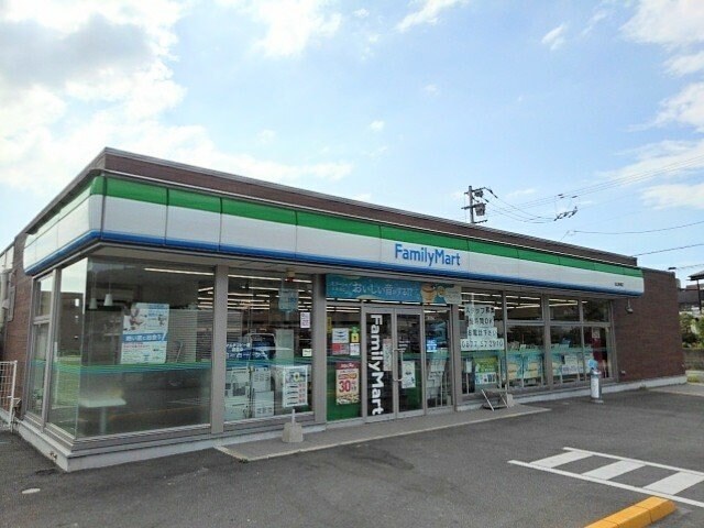 物件外観写真3　(ファミリーマート坂出東梶店まで850m)
