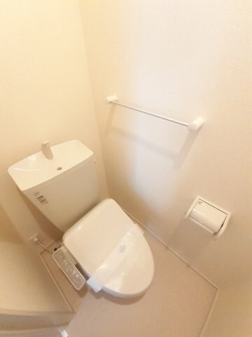 物件内観写真16　(トイレもきれいです)