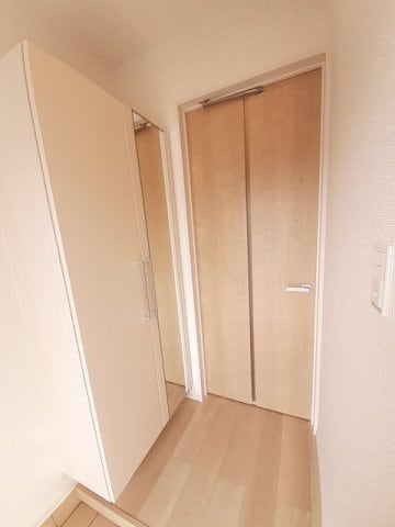 物件内観写真15　(落ち着いた玄関です)