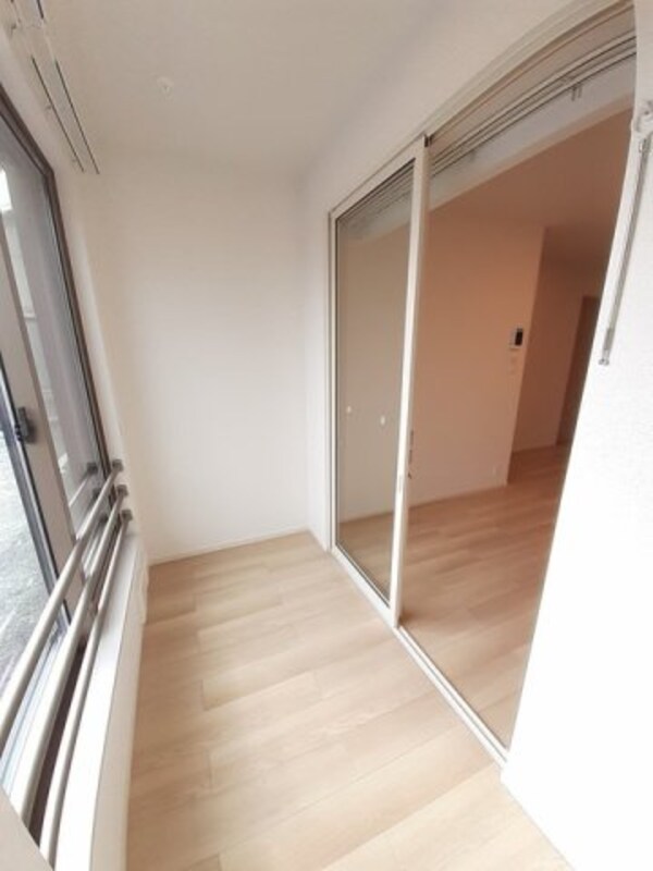 バルコニー(広々としたバルコニーです)