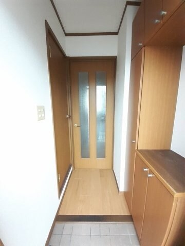 物件内観写真15　(落ち着いた玄関です)
