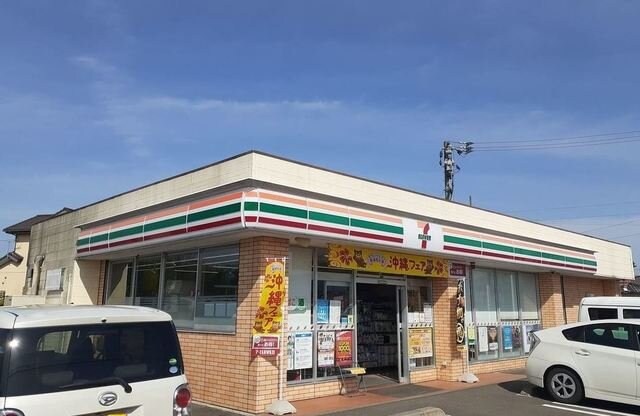 物件外観写真2　(セブンイレブン三木町池戸店さんまで950m)