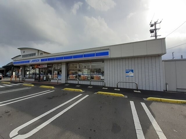 物件外観写真2　(ローソン東かがわ三本松店さんまで1500m)