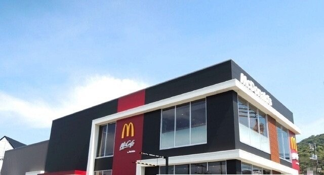 物件外観写真3　(マクドナルド香西店さんまで300m)