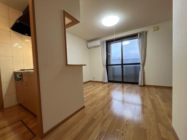 物件内観写真11　(リビング)