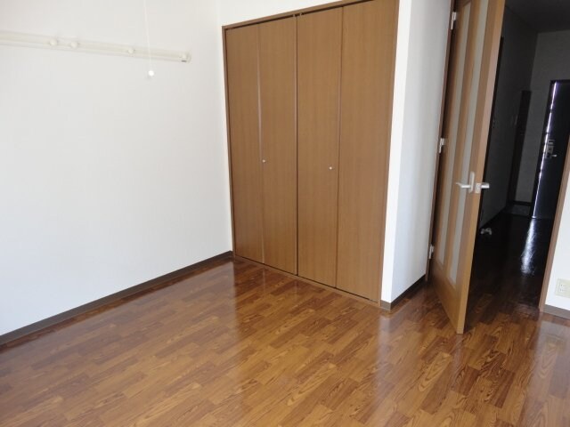 物件内観写真2　(洋室)