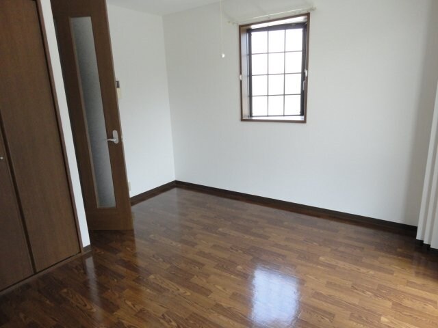 物件内観写真3　(洋室)