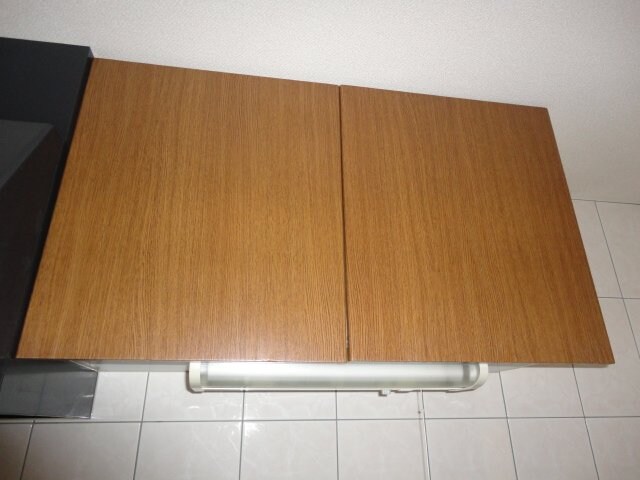 物件内観写真5　(キッチン収納)