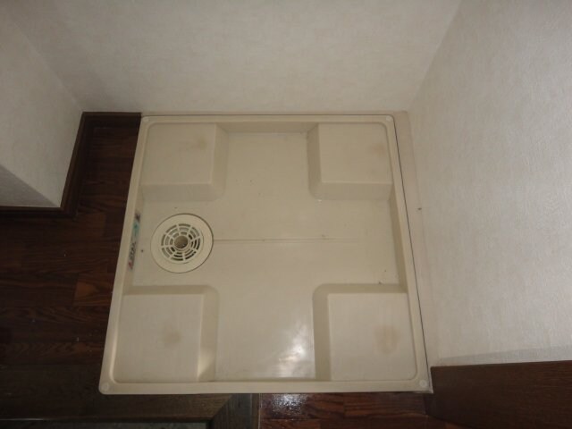 物件内観写真11　(洗濯機置場)