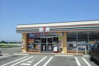 物件外観写真7　(セブンイレブン白鳥店さんまで1800m)