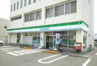 物件外観写真4　(ファミリーマート高松香西東店様まで570m)