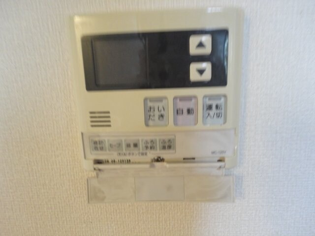 物件内観写真19　(給湯パネル)