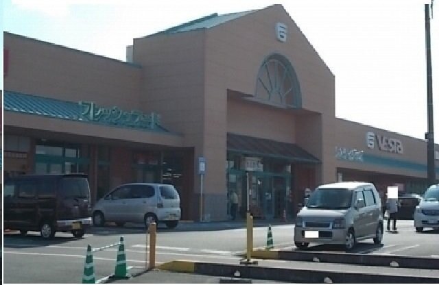 物件外観写真5　(フジグラン十川店さんまで750m)