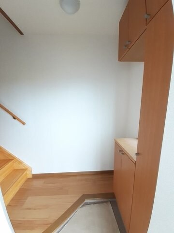 物件内観写真15　(シンプルで使いやすい玄関です)