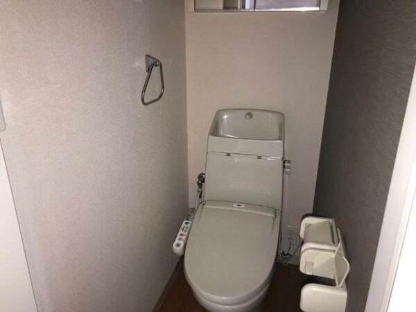 トイレ(シャワー付トイレ)