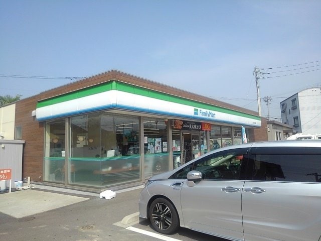 物件外観写真4　(ファミリーマート丸亀土居町店まで650m)