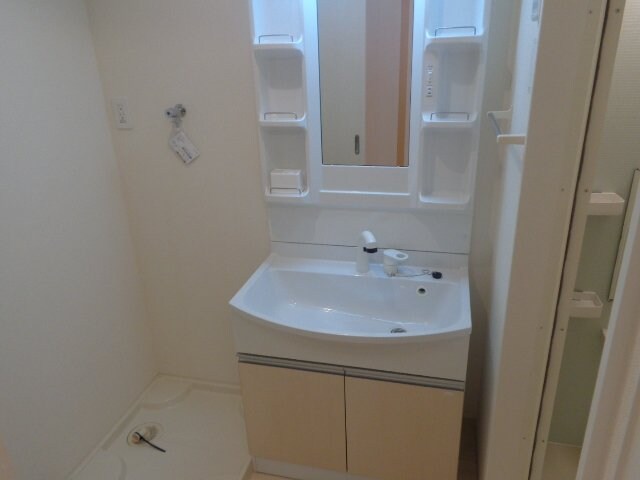 物件内観写真13　(洗髪洗面化粧台)