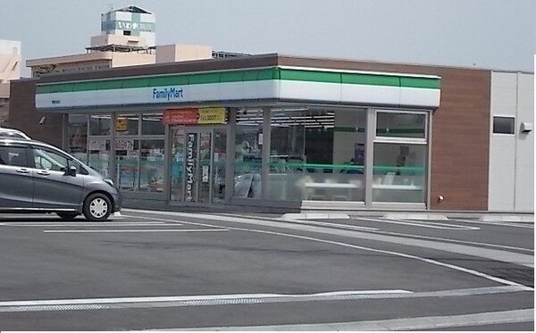 周辺環境(ファミリーマートさんまで110m)