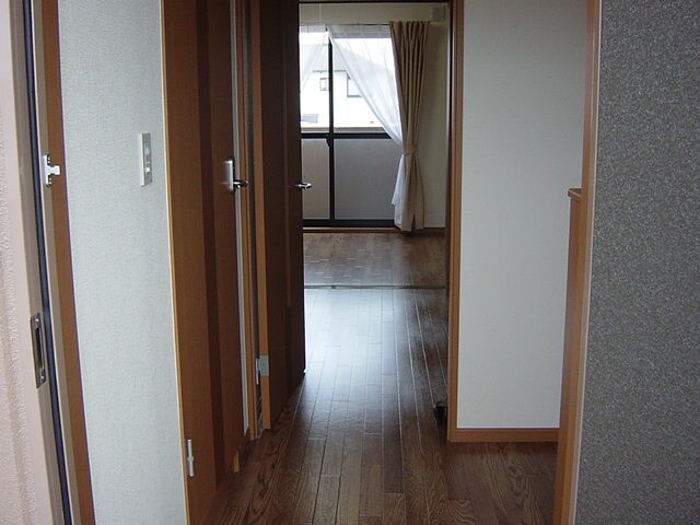 物件内観写真14　(廊下)