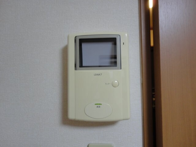 物件内観写真28　(カメラ付インターホン)