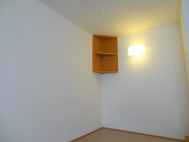 物件内観写真16　(ベッド上　ライト)