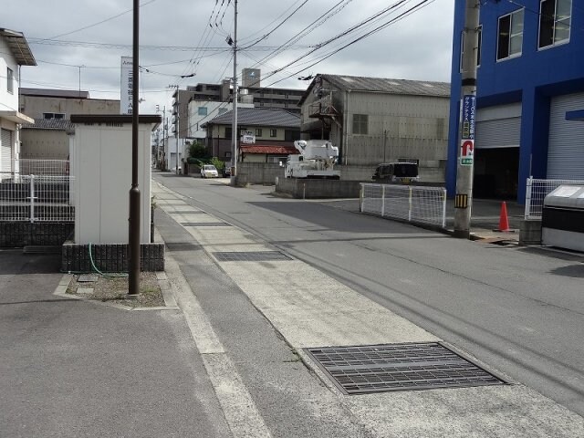 物件内観写真17　(物件前面道路)