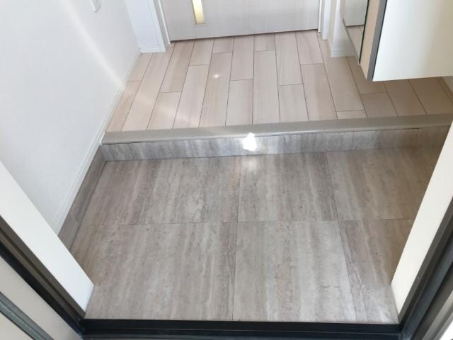 物件内観写真24　(玄関)