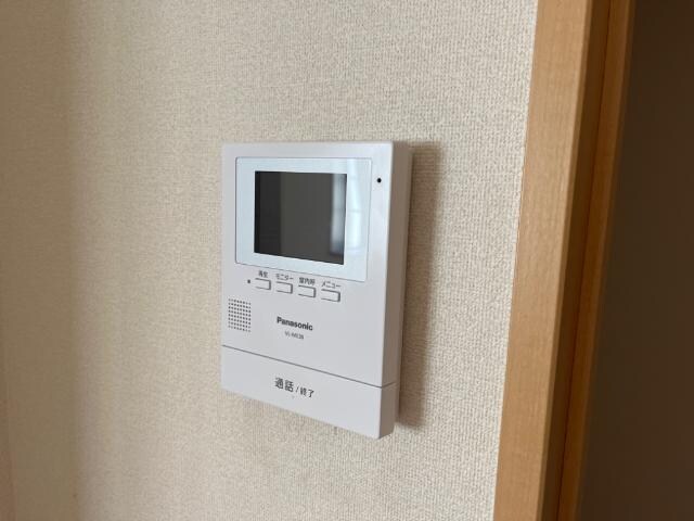 物件内観写真14　(カメラ付インターホン)