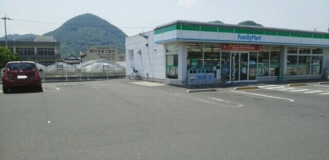物件外観写真3　(ファミリーマート御厩店さんまで600m)