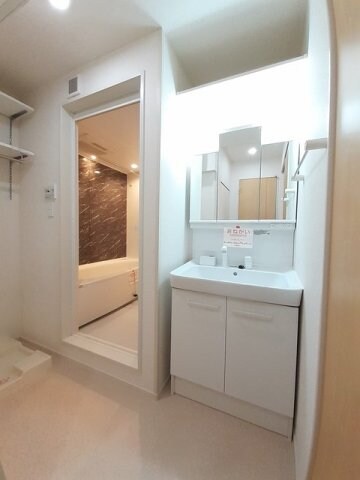 物件内観写真17　(忙しい朝には欠かせない洗面所です)