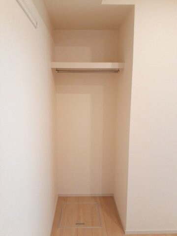 物件内観写真14　(大きなものも収納できそうです)