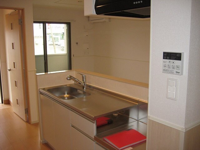 物件内観写真16　(コンパクトなキッチンで掃除もラクラク)