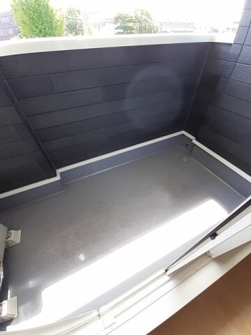 物件内観写真19　(開放的で明るい空間を演出してくれるバルコニーです)