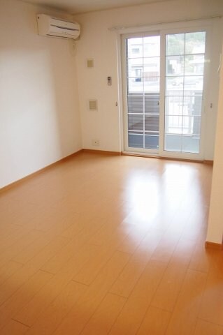 物件内観写真8　(ゆったり過ごせるリビングです)