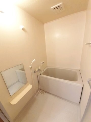 物件内観写真13　(きれいなお風呂です)