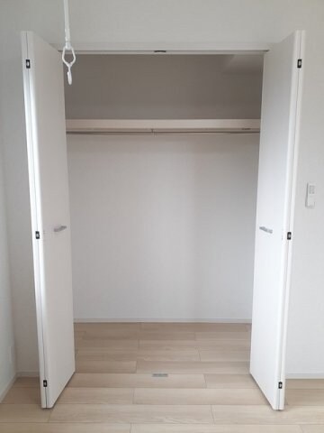 物件内観写真14　(収納豊富です)