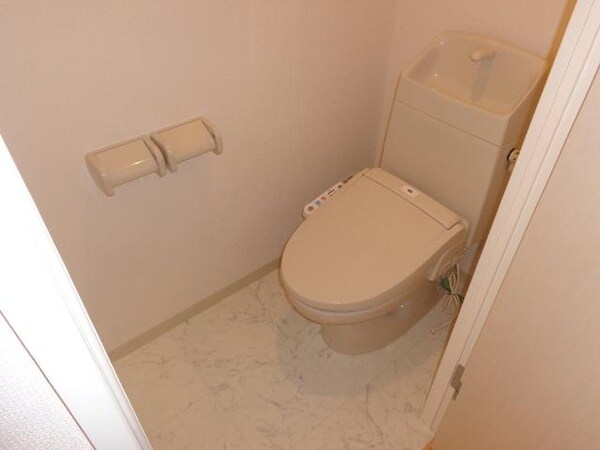 トイレ(シャワー付トイレ)