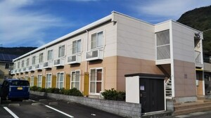 レオパレスニュー屋島外観写真