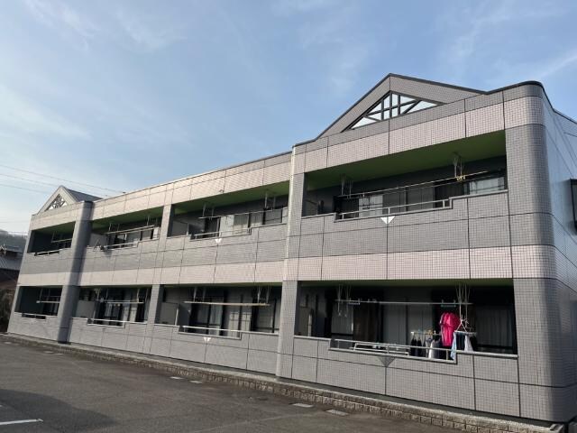 物件外観写真2　(外観写真（昼）)