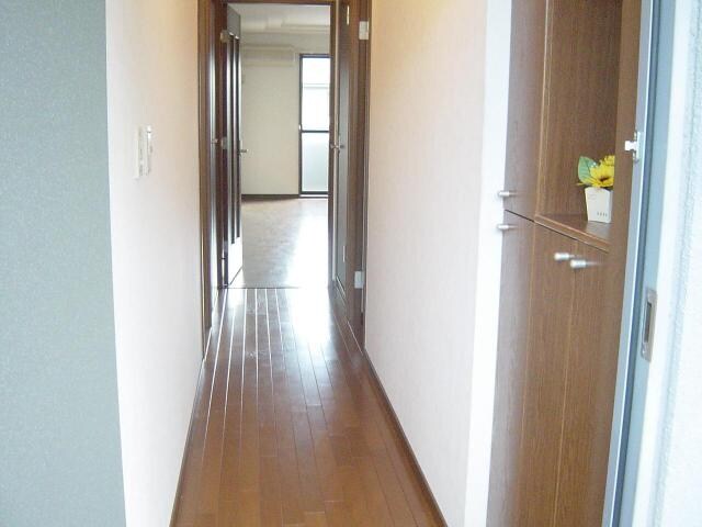 物件内観写真19　(廊下)
