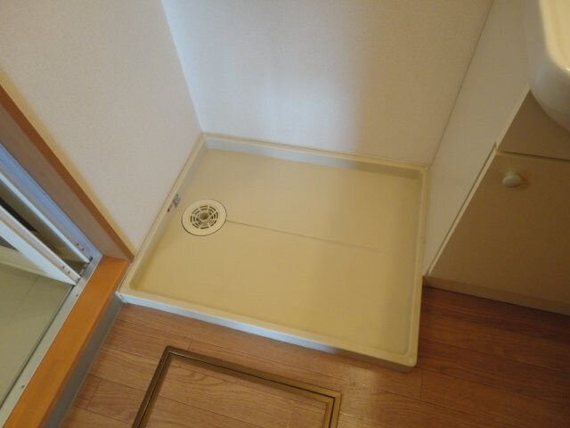 物件内観写真16　(洗濯バン)