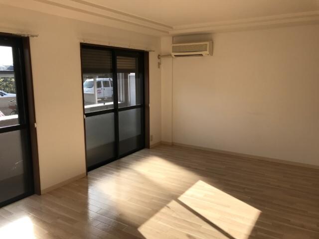 物件内観写真9　(リビング)